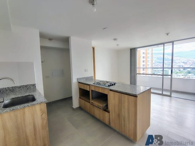 Apartamento de 2 alcobas en arriendo en Laureles, Medellín, 63 m² · foto 2 de 20