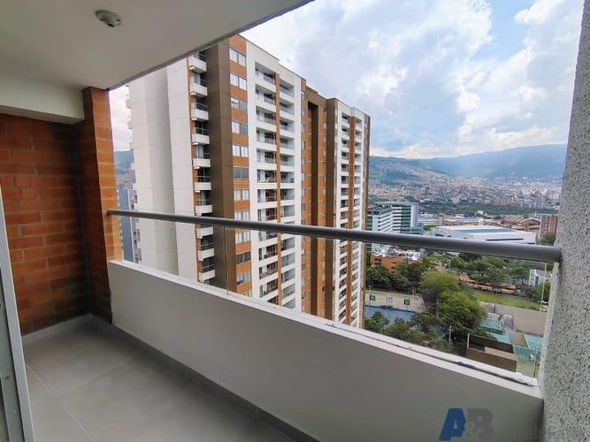 Apartamento de 2 alcobas en arriendo en Laureles, Medellín, 63 m² · foto 7 de 20
