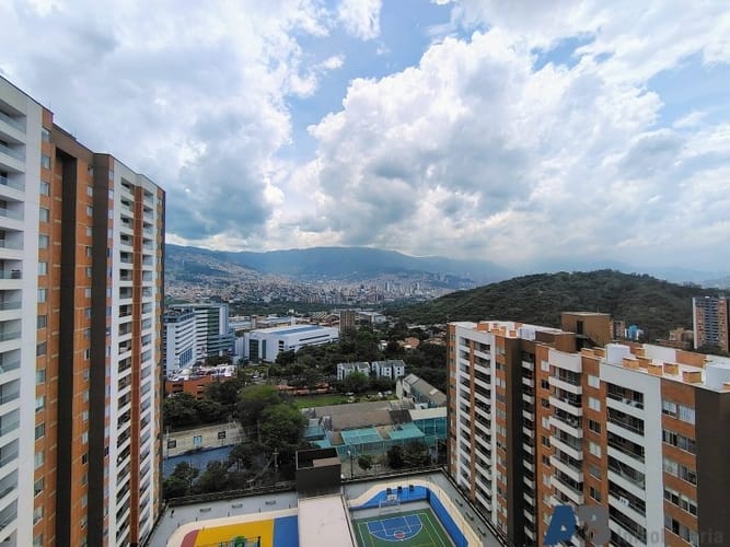 Apartamento de 2 alcobas en arriendo en Laureles, Medellín, 63 m² · foto 8 de 20