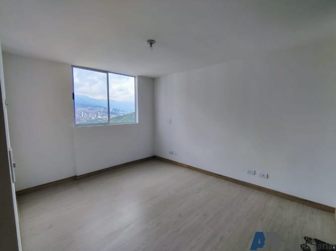 Apartamento de 2 alcobas en arriendo en Laureles, Medellín, 63 m² · foto 9 de 20