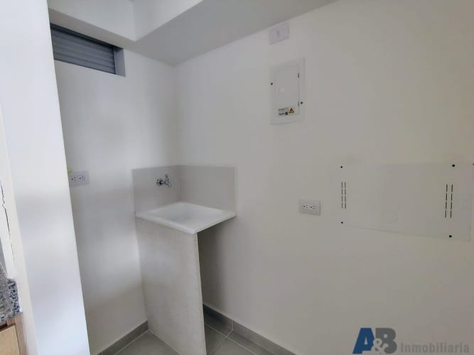 Apartamento de 2 alcobas en arriendo en Laureles, Medellín, 63 m² · foto 15 de 20