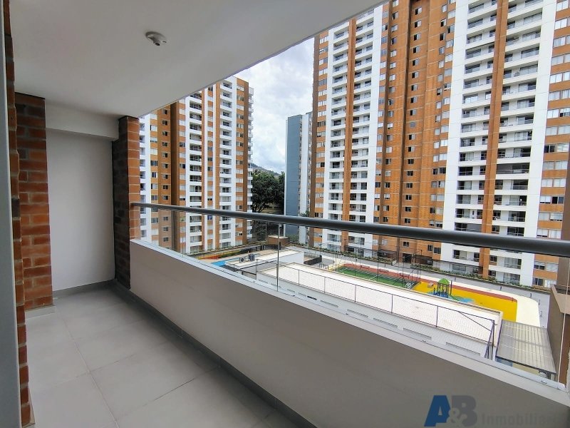 Apartamento en arriendo en Laureles, Medellín · foto 8 de 22