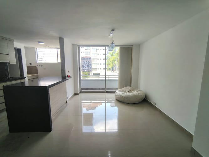 Apartamento de 3 alcobas en arriendo en El Poblado, Medellín, 100 m² · foto 3 de 18