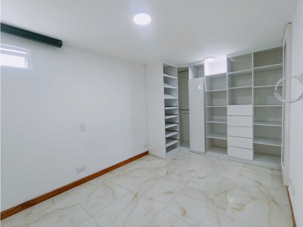 4BR House in Bellavista (100 m²) - 4