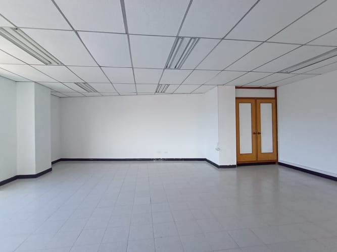 Oficina en arriendo en Laureles, Medellín, 56 m² · foto 6 de 15
