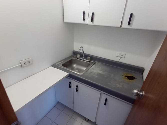 Oficina en arriendo en Laureles, Medellín, 56 m² · foto 3 de 15