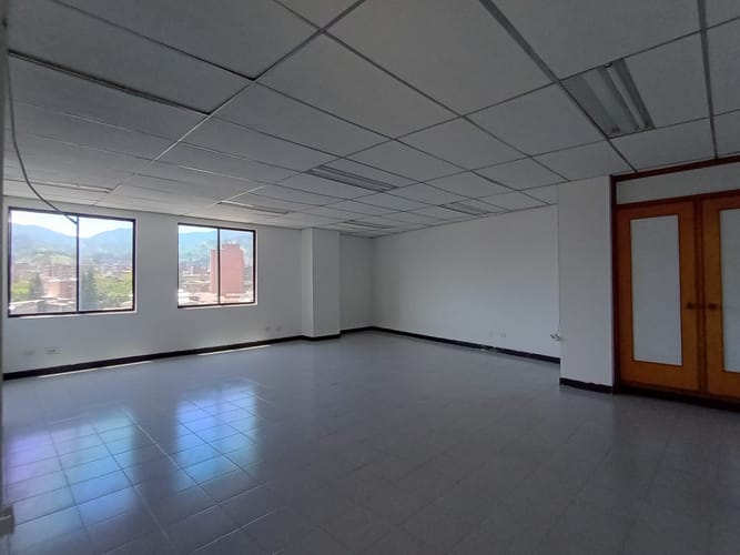 Oficina en arriendo en Laureles, Medellín, 56 m² · foto 9 de 15