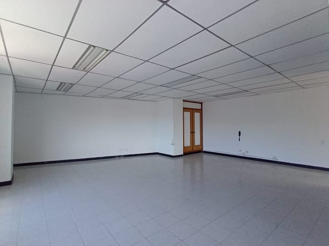 Oficina en arriendo en Laureles, Medellín, 56 m² · foto 12 de 15