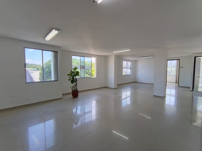 Edificio en arriendo en El Gran Limonar, Cali, 460 m² · foto 6 de 24
