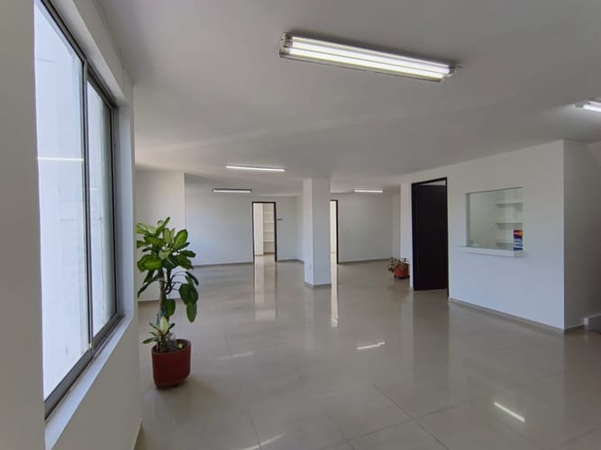 Edificio en arriendo en El Gran Limonar, Cali, 460 m² · foto 7 de 24