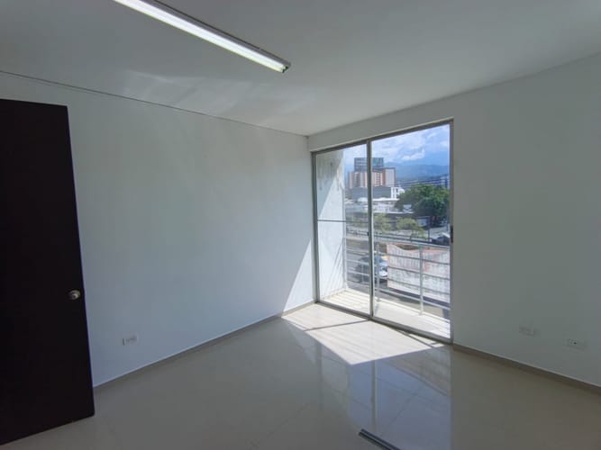 Edificio en arriendo en El Gran Limonar, Cali, 460 m² · foto 13 de 24