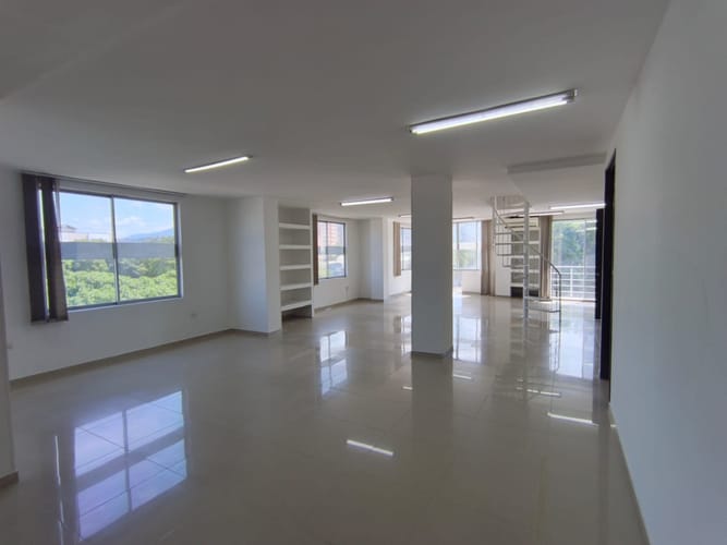 Edificio en arriendo en El Gran Limonar, Cali, 460 m² · foto 21 de 24