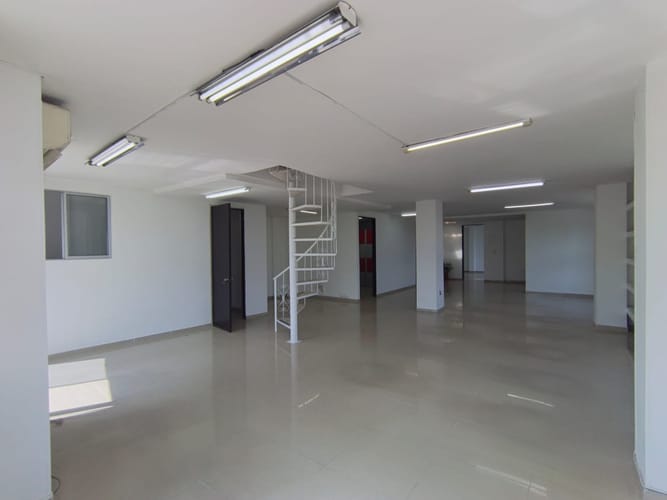 Edificio en arriendo en El Gran Limonar, Cali, 460 m² · foto 23 de 24