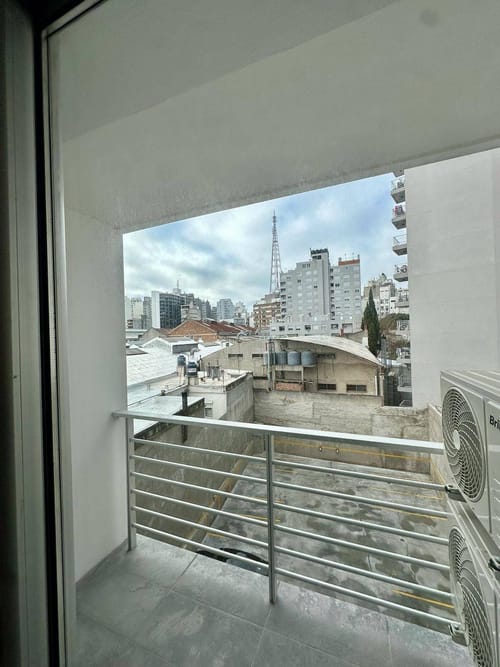 Alquiler Apartamento 1 Dormitorios 1 baño en tres Cruces · Photo 3