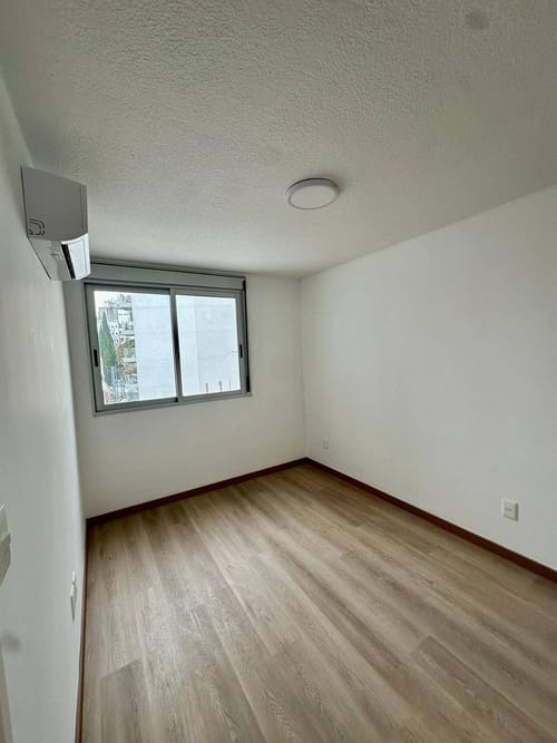 Alquiler Apartamento 1 Dormitorios 1 baño en tres Cruces · Photo 7