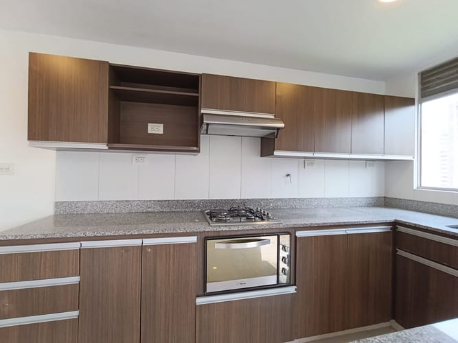 Apartamento de 3 alcobas en arriendo en Cumbres, Envigado, 98 m² · foto 3 de 20