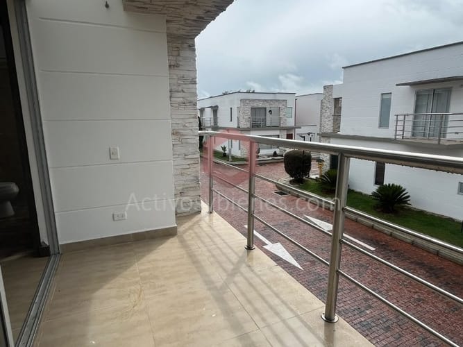 Casa de 4 alcobas en venta en La Ceja, 220 m² · foto 3 de 19