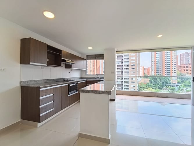Apartamento de 3 alcobas en arriendo en Cumbres, Envigado, 98 m² · foto 8 de 20