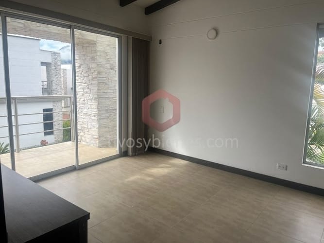 Casa de 4 alcobas en venta en La Ceja, 220 m² · foto 8 de 19