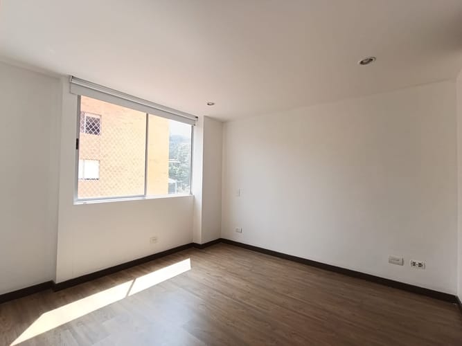 Apartamento de 3 alcobas en arriendo en Cumbres, Envigado, 98 m² · foto 14 de 20