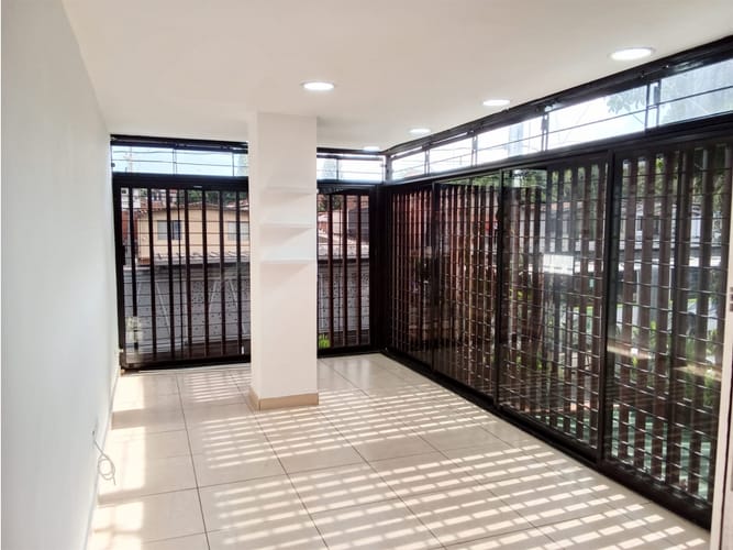 Local en arriendo en Belén Rosales, Medellín, 47 m² · foto 2 de 24
