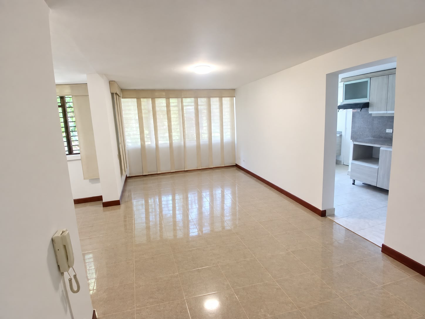 Apartamento en arriendo en Laureles, Medellín · foto 2 de 11
