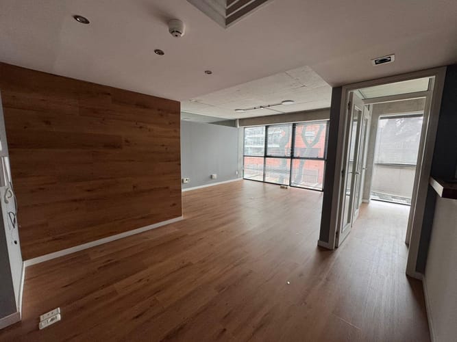 Oficina en alquiler en el Golf – Edificio corporativo · Foto 1