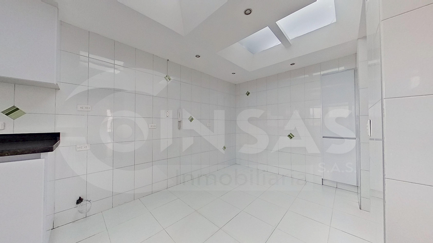 Apartamento de 3 alcobas en venta en Santa Barbara Central, Bogotá, 273 m² · foto 14 de 24