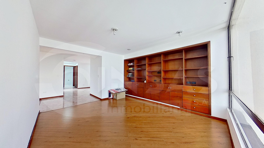 Apartamento de 3 alcobas en venta en Santa Barbara Central, Bogotá, 273 m² · foto 8 de 24