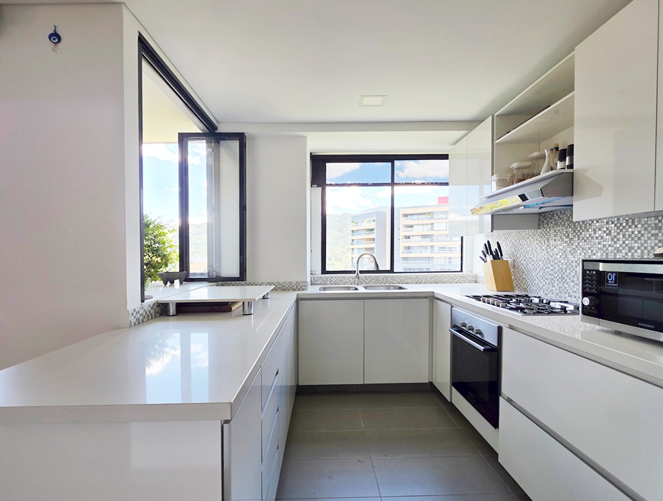 Apartamento en venta en Loma De Las Brujas, Envigado · foto 4 de 23