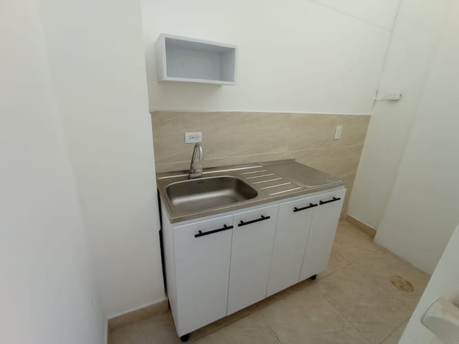 Local en venta en Laureles, Medellín, 44 m² · foto 3 de 6