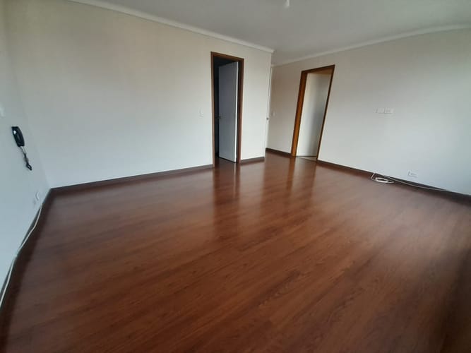 Apartamento de 3 alcobas en arriendo en Los Balsos, Medellín, 200 m² · foto 5 de 12