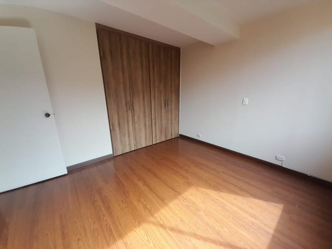 Apartamento de 3 alcobas en arriendo en Los Balsos, Medellín, 200 m² · foto 7 de 12
