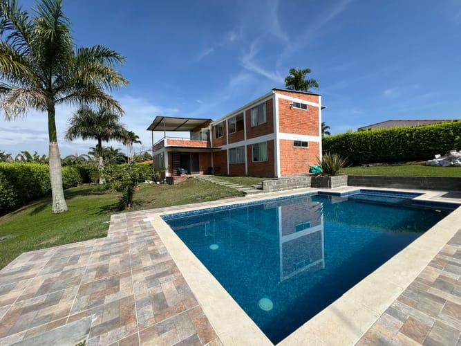 Casa de 4 alcobas en venta en Morelia, Pereira, 1177 m² · foto 3 de 13