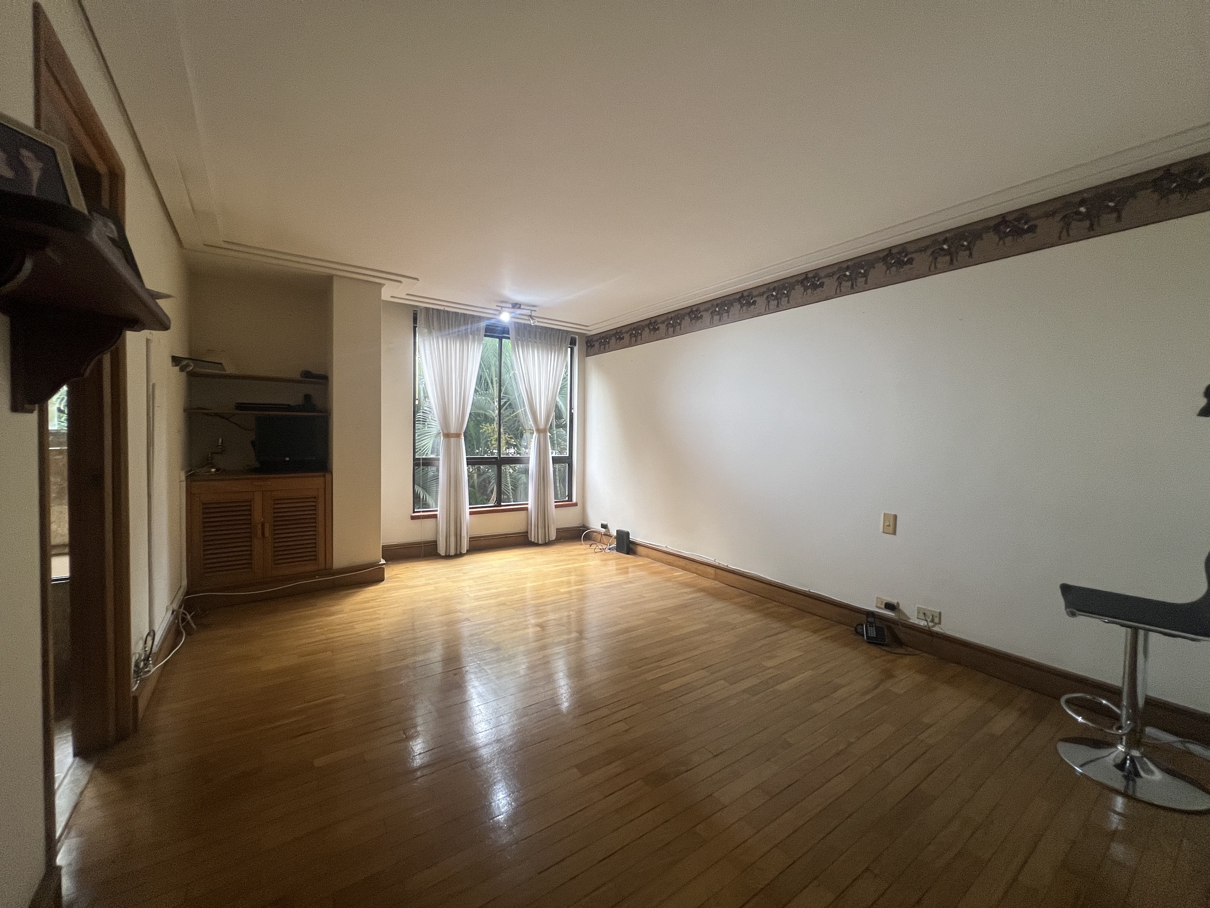 Apartamento en venta en El Poblado, Medellín · foto 2 de 16