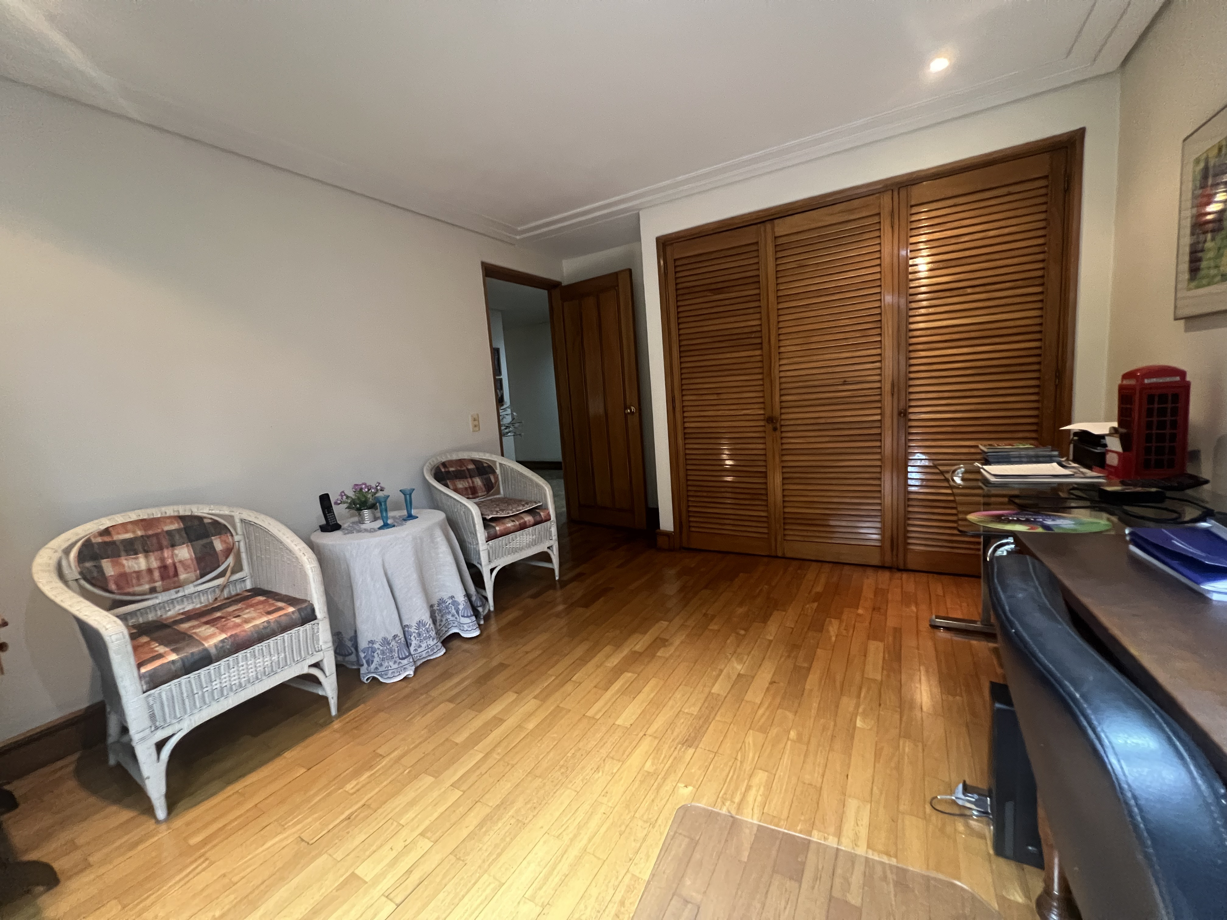 Apartamento en venta en El Poblado, Medellín · foto 4 de 16