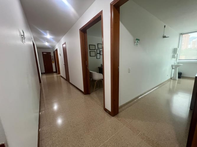 Consultorio en venta en La Florida, Medellín, 146 m² · foto 3 de 11