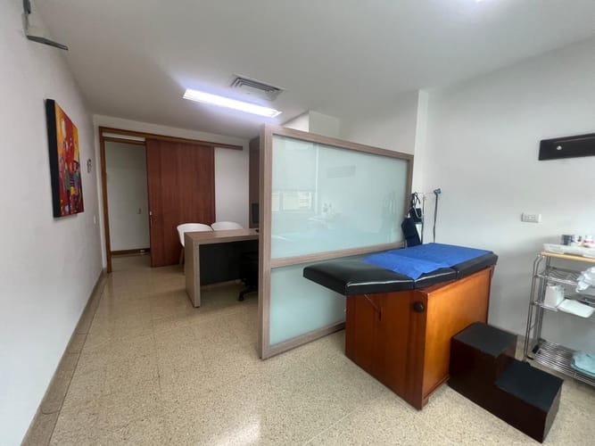 Consultorio en venta en La Florida, Medellín, 146 m² · foto 4 de 11