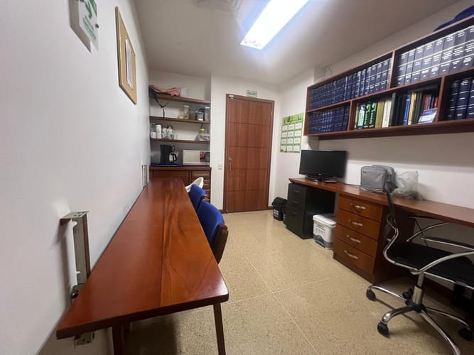 Consultorio en venta en La Florida, Medellín, 146 m² · foto 7 de 11
