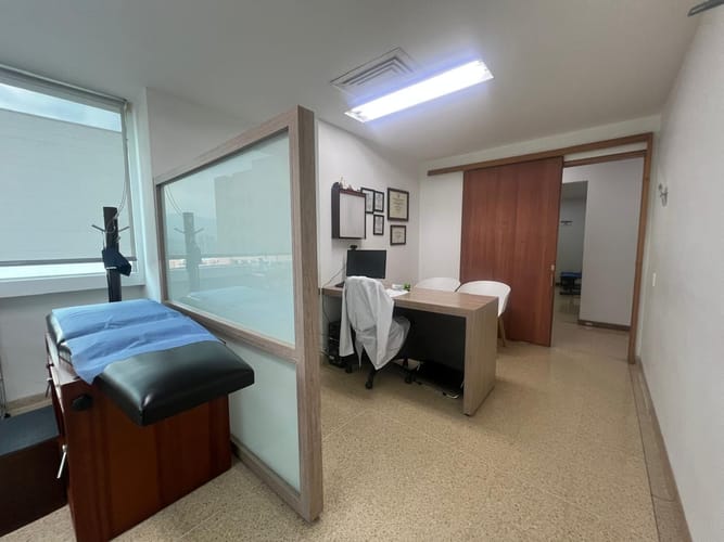 Consultorio en venta en La Florida, Medellín, 146 m² · foto 8 de 11