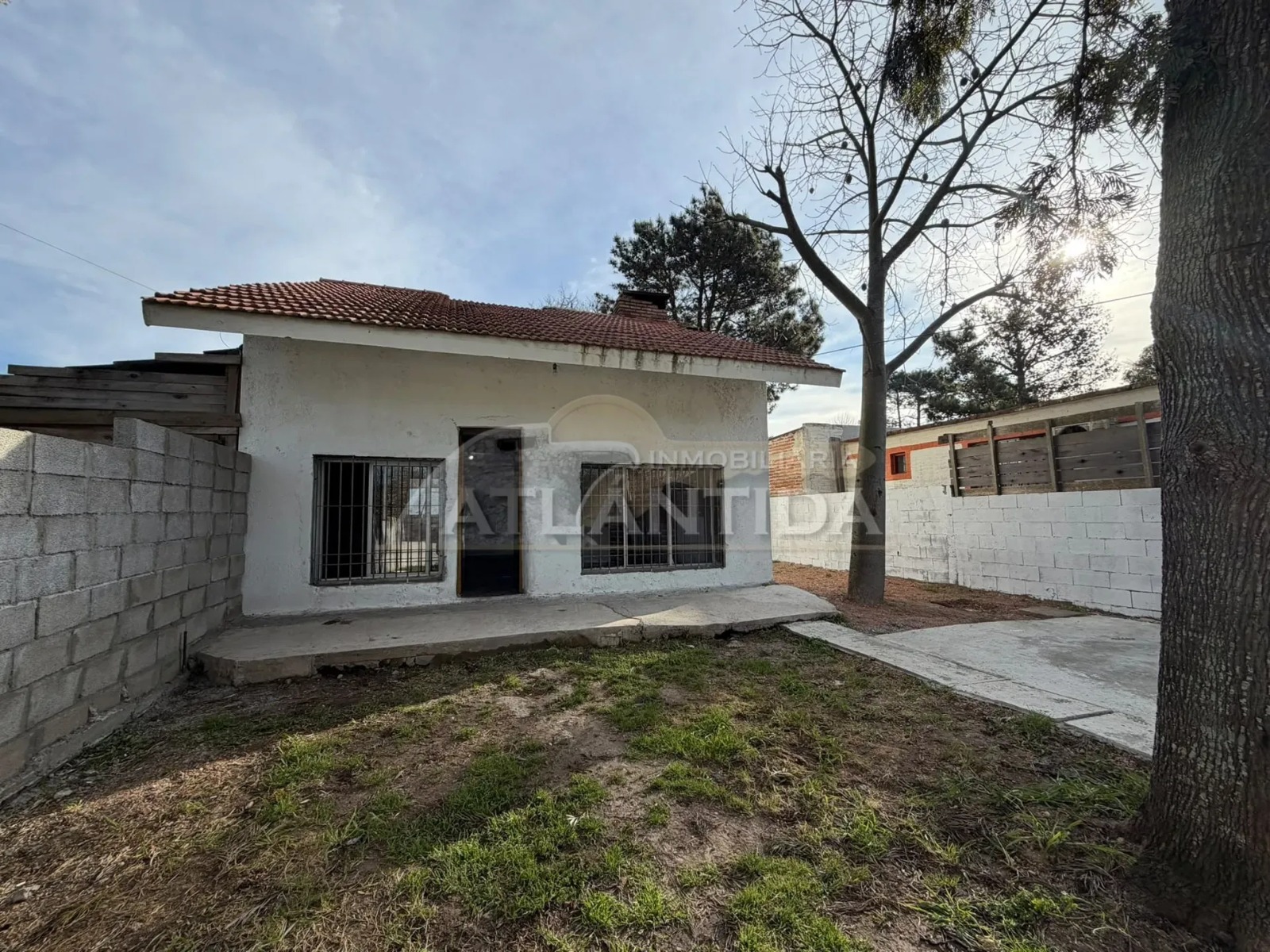 Alquiler Anual En Villa Argentina Norte: 2 Dormitorios,estufa A Leña, Baño, Jardín Al Frente Inm Atlántida · Foto 2