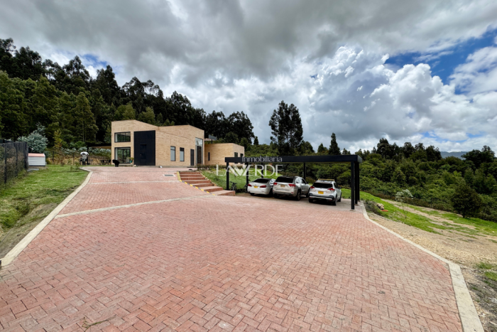 Casa de 4 alcobas en venta en Tibito, Tocancipá, 350 m² · foto 2 de 24