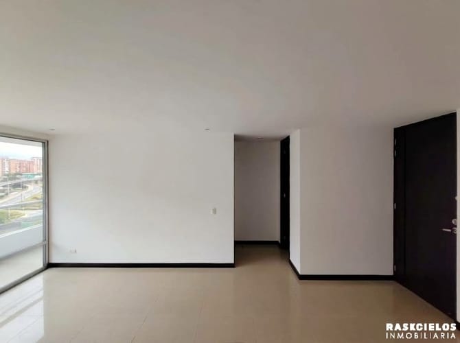 Apartaestudio en arriendo en Los Balsos, Medellín, 65 m² · foto 4 de 11