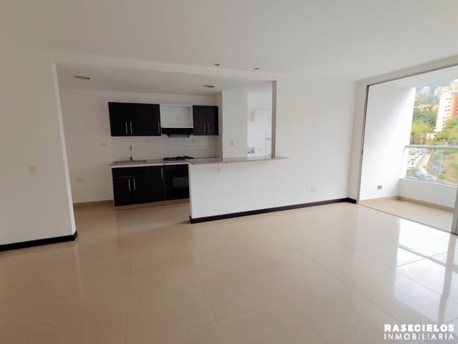 Apartaestudio en arriendo en Los Balsos, Medellín, 65 m² · foto 9 de 11