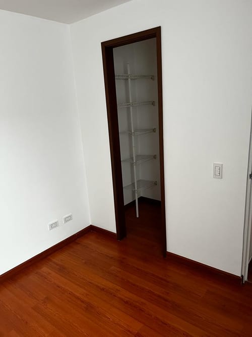 Apartamento de 3 alcobas en arriendo en El Plan, Bogotá, 52 m² · foto 7 de 10
