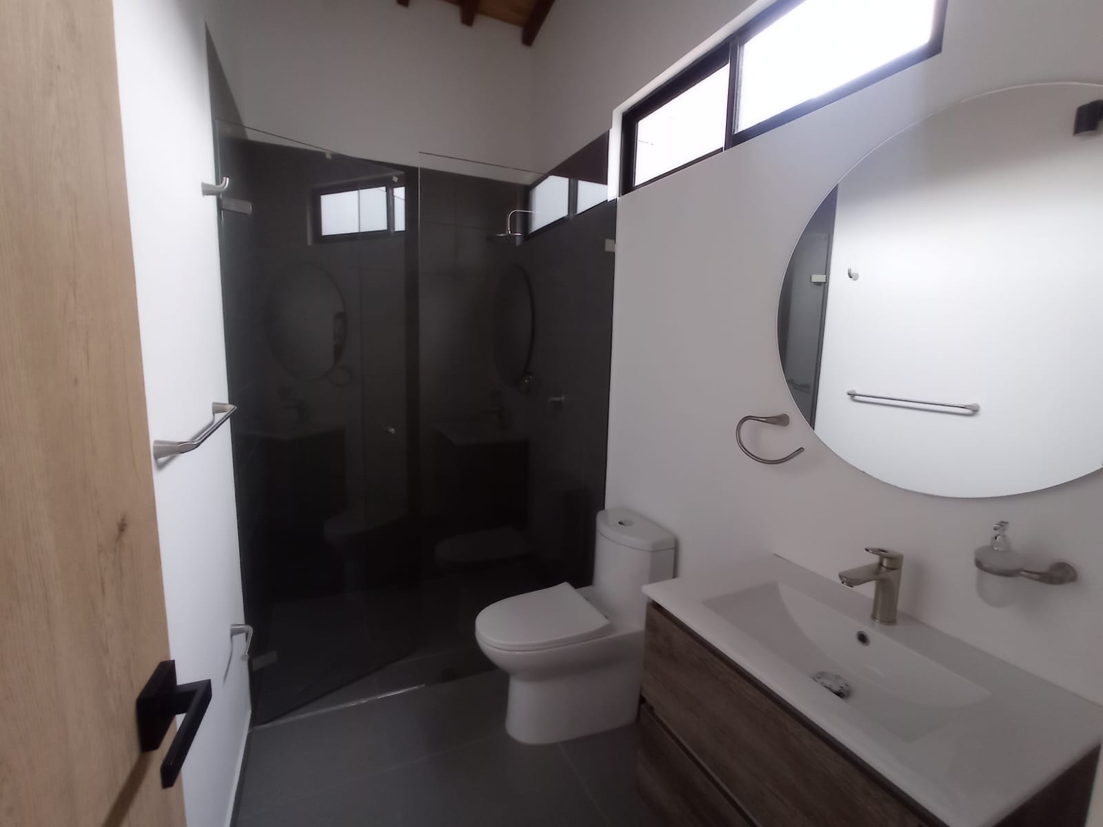 Casa de 3 alcobas en venta en Lomitas, La Ceja, 150 m² · foto 2 de 11