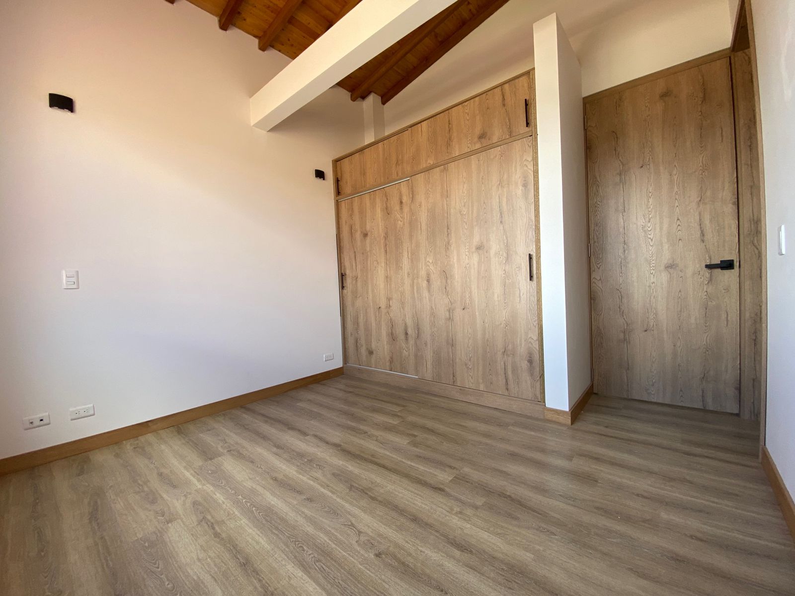 Casa de 3 alcobas en venta en Lomitas, La Ceja, 150 m² · foto 9 de 11