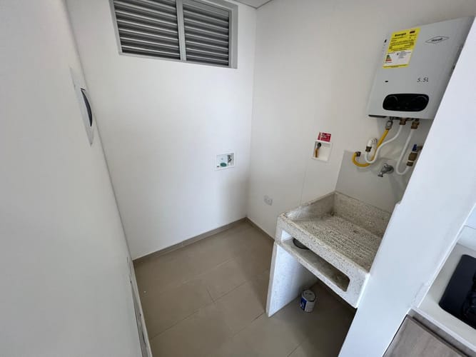 Apartamento de 2 alcobas en venta en Loma De La Doctora, Sabaneta, 60 m² · foto 7 de 10