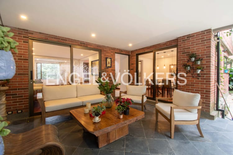 Casa de 3 alcobas en venta en Las Lomas No.1, Medellín, 308 m² · foto 4 de 19