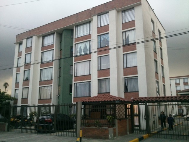 Apartamento en venta en Fontibon, Bogotá · foto 2 de 18